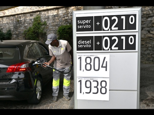 Mef, non ci sono presupposti per taglio accise sulla benzina