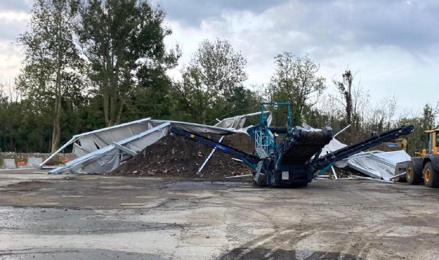 Saronno, all’ex Isotta crollato il tendone
