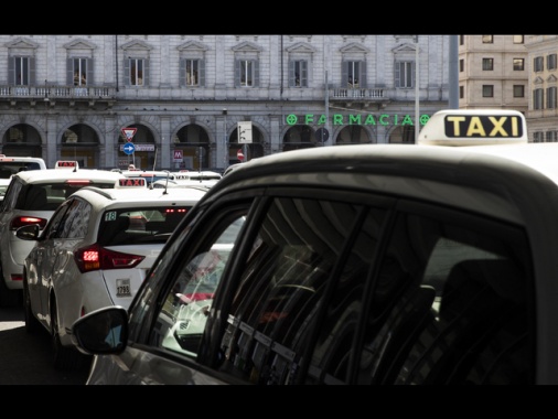 Cgil, decreto per aumento licenze taxi? Comuni già possono farlo
