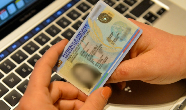 Varese, carta d’identità su appuntamento