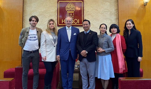 La visita del professor Giorgio Maria Zamperetti, delegato all’internazionalizzazione dell’Insubria, all’Università di Hanoi, in Vietnam