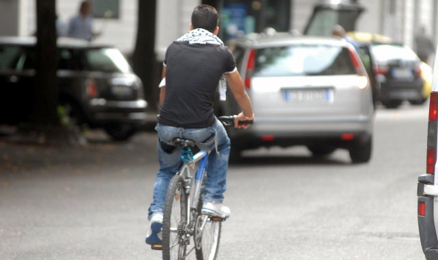 L’uomo percorreva il centro di Domodossola in contromano (foto Archivio)