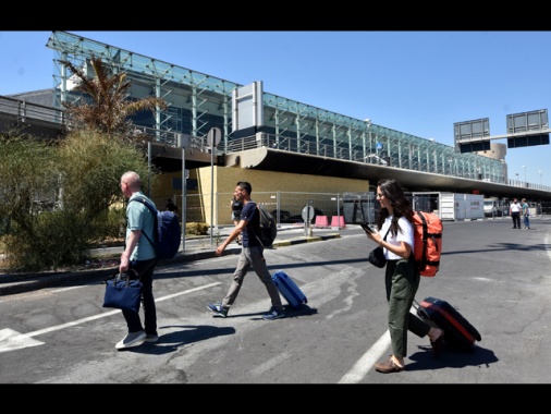 ++ Etna in eruzione, chiuso l'aeroporto di Catania ++