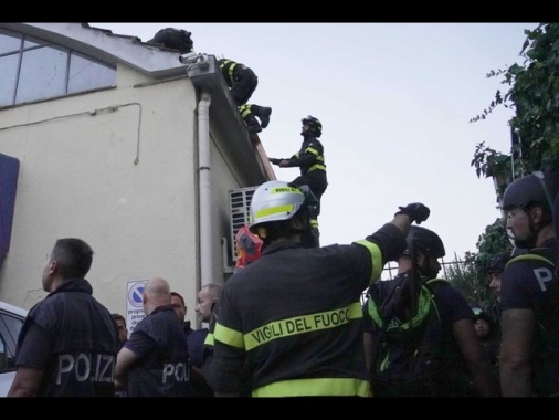Digos sgombera stabile Asl occupato da antagonisti a Firenze
