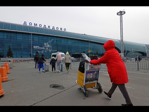 Ucraina, Mosca: chiusi gli aeroporti Domodedovo e Vnukovo