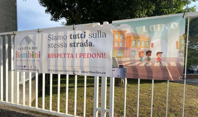 Lo striscione “Città dei Bambini”, Luino