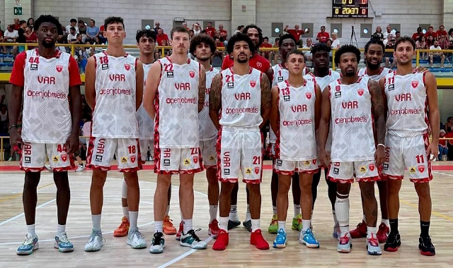 La nuova Openjobmetis ha festeggiato il primo successo stagionale