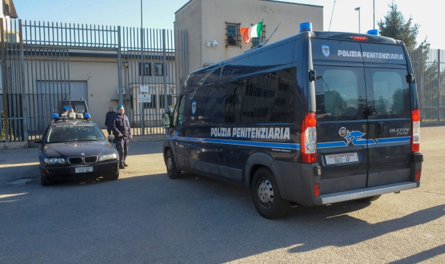 Busto, agente penitenziario picchiato da un detenuto