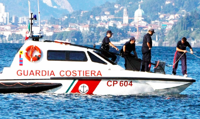Si trancia un dito sulla barca