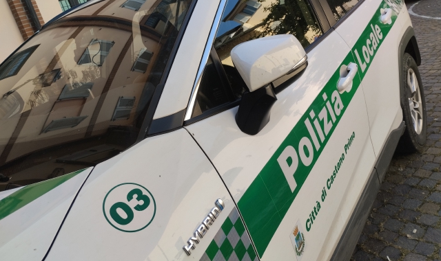 Polizia locale di Castano Primo (foto Redazione)