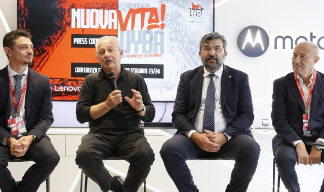 La presentazione del nuovo coach dell’Uyba, Julio Velasco