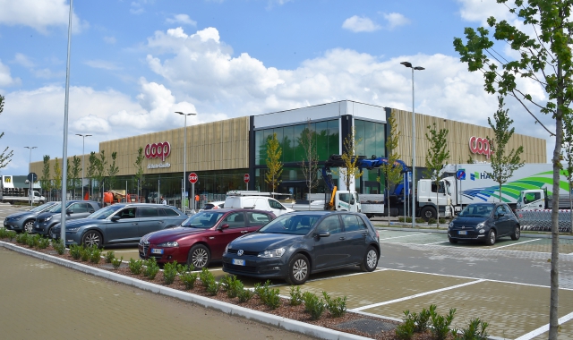 La Coop di Busto Garolfo (foto Pubblifoto)