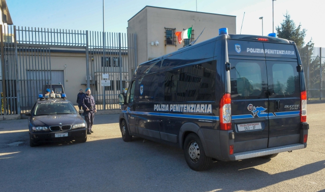 Busto Arsizio, detenuto tenta di evadere dall’ospedale: preso