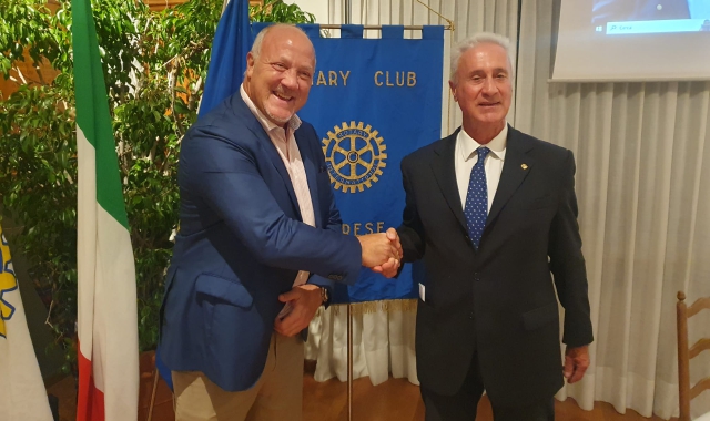 Bradley Charles Birkenfeld col presidente del Rotary Club Varese Roberto Troian (foto Brandi)