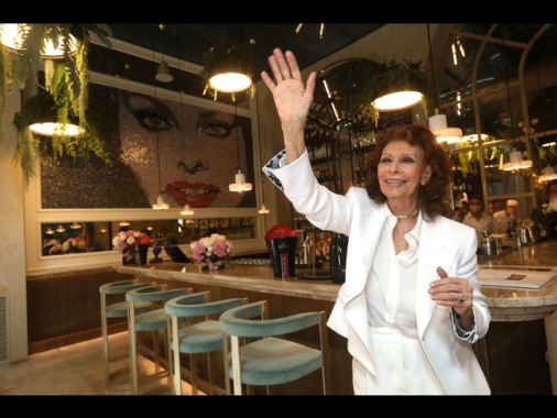Sophia Loren cade nella sua casa a Ginevra, annullati impegni