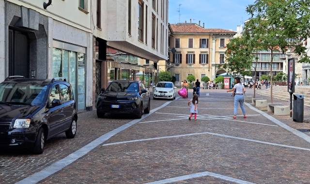 Gallarate, sotto i portici anche sesso