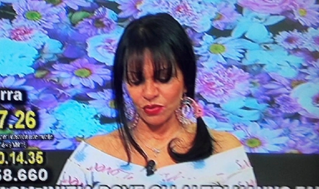 La donna spopolava in televisione e aveva clienti in tutta Italia L’indagine è nata dalla denuncia di un piemontese con il malocchio