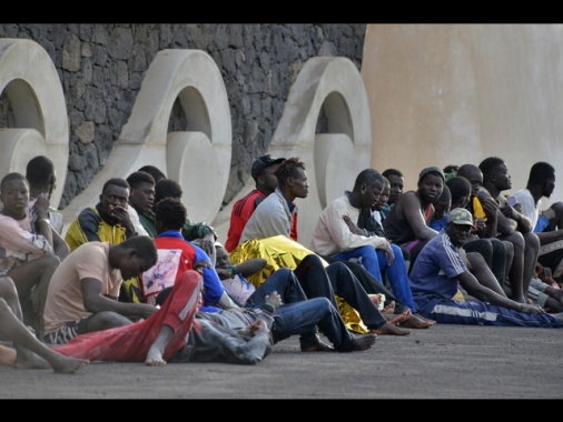 Migranti: Canarie, a El Hierro sbarcate 1.150 persone in 48 ore