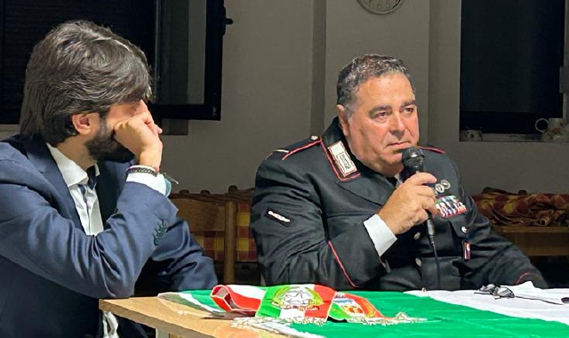 La testimonianza del maresciallo Antonio Altavilla a Besano. Accanto a lui sindaco Leslie Mulas