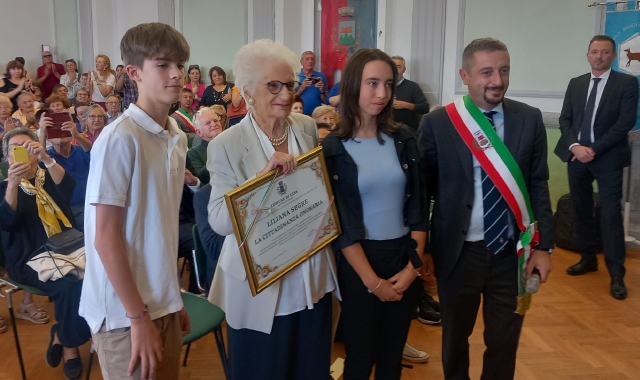 Liliana Segre ha ricevuto oggi a Lesa la cittadinanza onoraria (foto Robberto)
