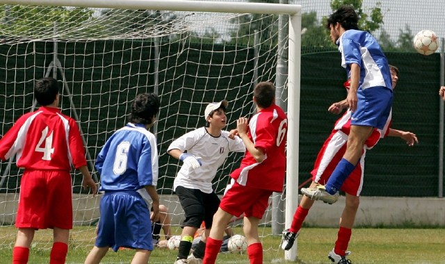 Ascona, genitori picchiano giovani calciatori avversari