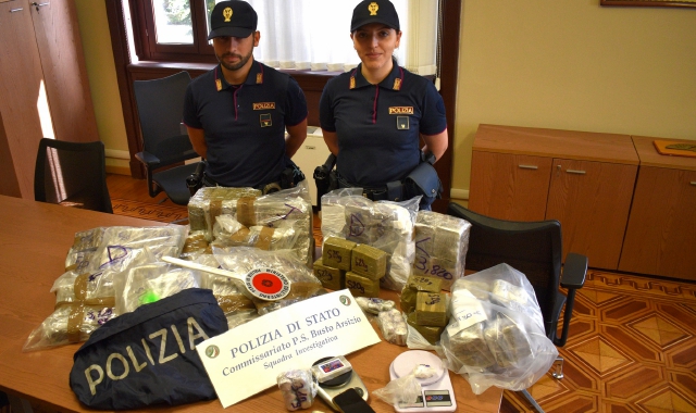 Il sequestro di droga operato dalla Polizia di Stato di Busto Arsizio