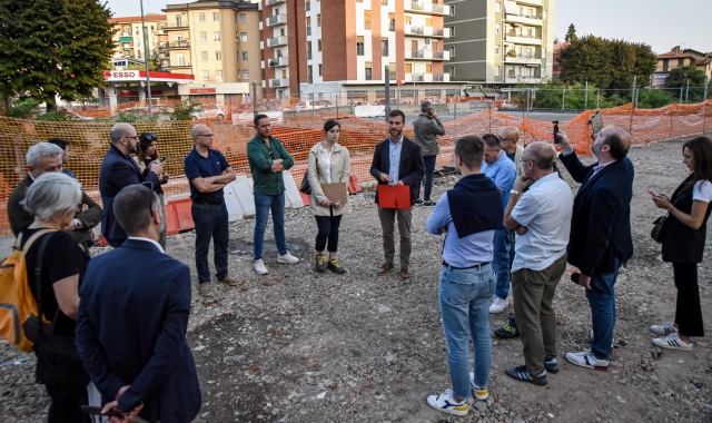 Il sopralluogo della commissione Lavori pubblici al cantiere di largo Flaiano