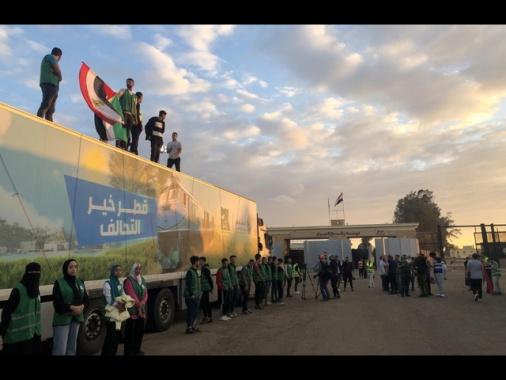 Sisi, raid israeliani bloccano aiuti al valico di Rafah