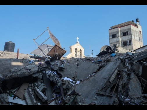 Caritas, 'almeno 17 morti nel raid alla chiesa a Gaza'