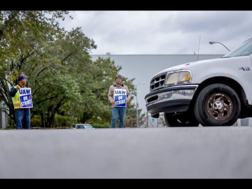 Lo sciopero dell'auto in Usa si allarga ancora, stop per 45.000