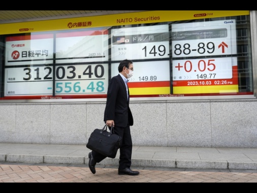 Borsa: a Tokyo apertura in rialzo (+0,80%)