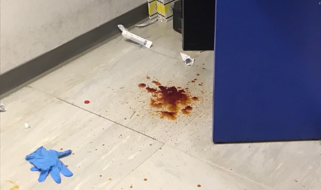 Tradate, travestito da donna devasta la Radiologia