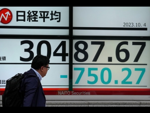 Borsa: Tokyo, apertura in calo (-1,06%)