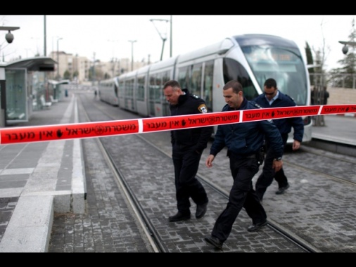 Attacco a Gerusalemme, ferito poliziotto israeliano