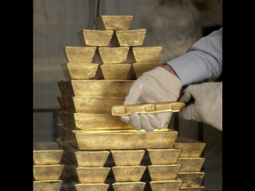 L'oro in calo a 1.979 dollari l'oncia