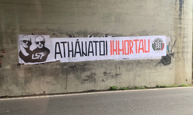 Varese, striscione pro Alba Dorata