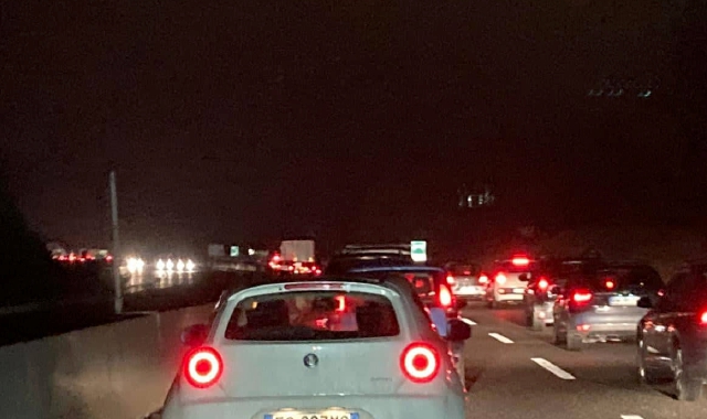Il tratto della diramazione Gallarate-Gattico col traffico notturno