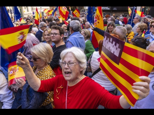 Spagna: Pp, 2 milioni persone in piazza in tutto il Paese
