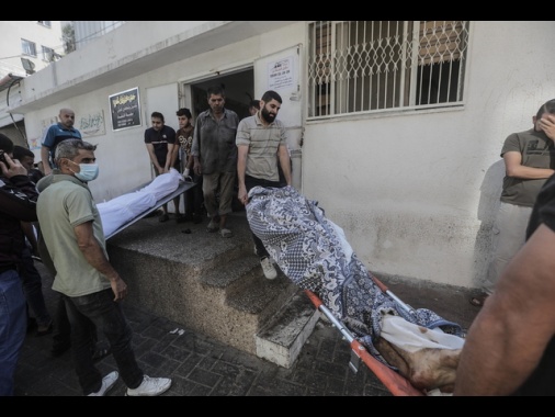 Hamas, 'in ospedale Shifa morti 27 feriti e 7 neonati'