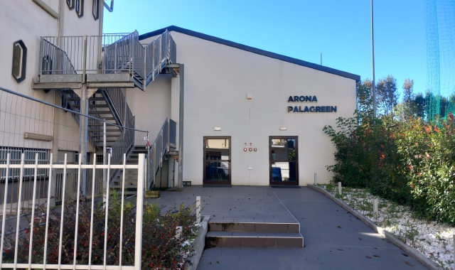 Da centro vaccinale a sala da ballo liscio: nuova discoteca ad Arona