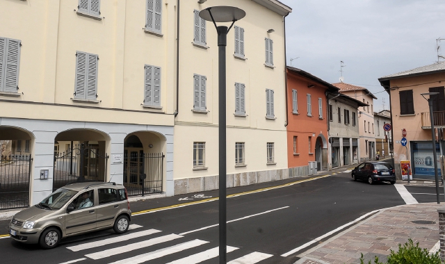 Piazza Sant’Anastasio a Cardano al Campo (Foto Archivio)