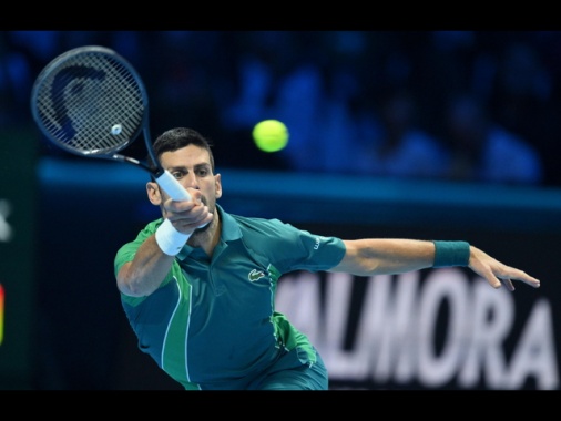 Atp Finals: Djokovic batte Alcaraz, farà finale con Sinner