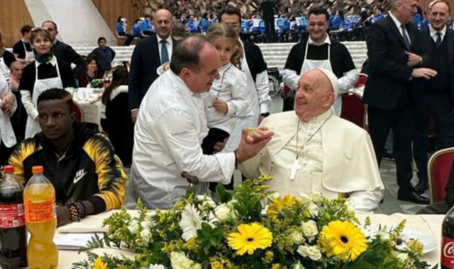 Denis Buosi con Papa Francesco nella sala Nervi del Vaicano