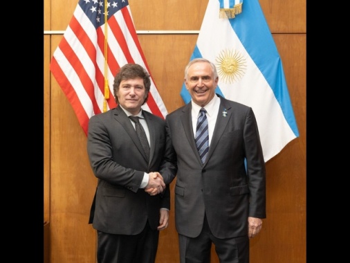 Argentina, l'ambasciatore Usa si congratula con Milei presidente