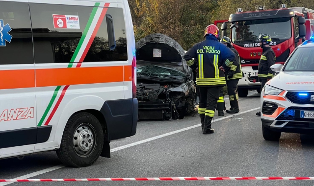 L’incidente a Biandronno (foto Stefano Benvegnù - Blitz)