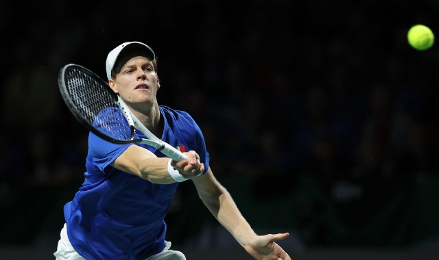 La racchetta di Sinner per aiutare un bimbo malato