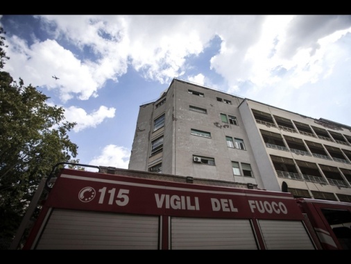 Incendio in ospedale Umberto I a Roma