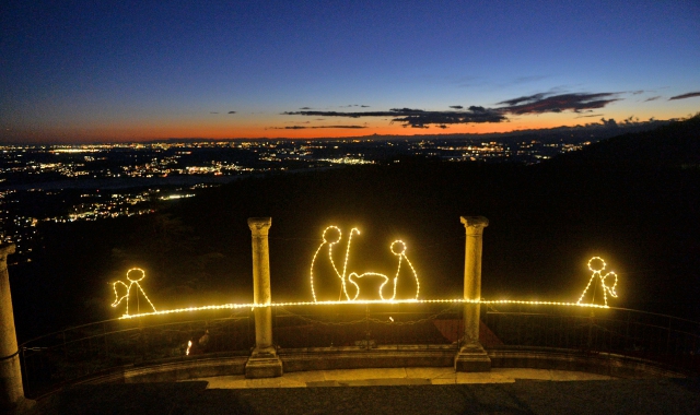 Lo spettacolo delle luci di Natale al Sacro Monte 