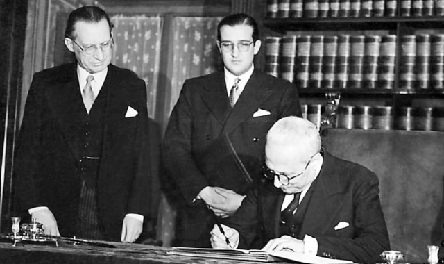 L’approvazione della Costituzione il 22 dicembre 1947 (Foto Archivio)