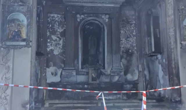 La chiesa di Villastanza a Parabiago colpita dall’incendio di venerdì 15 dicembre (Foto Archivio)